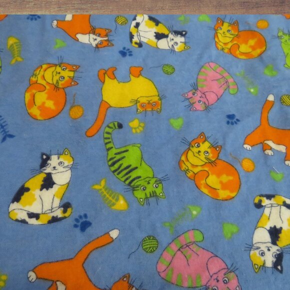 Heating Pad Cover, 12 x 15, Soft Blue Flannel with Cute Colorful Cats, 3 Snap Cl - Picture 2 of 4